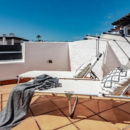 Tatil Evi Seaside 3 Bedroom Townhouse In San Pedro Close To The With Private Garden