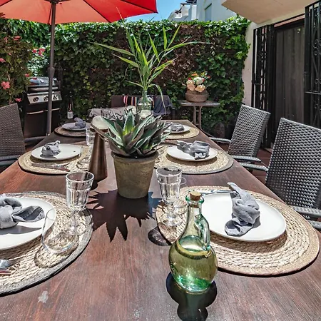 Seaside 3 Bedroom Townhouse In San Pedro Close To The With Private Garden Tatil Evi *