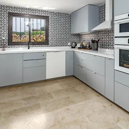 Seaside 3 Bedroom Townhouse In San Pedro Close To The With Private Garden * Марбелья