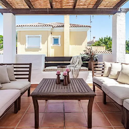 Seaside 3 Bedroom Townhouse In San Pedro Close To The With Private Garden Tatil Evi *