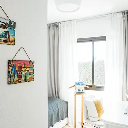 Будинок відпочинку Seaside 3 Bedroom Townhouse In San Pedro Close To The With Private Garden