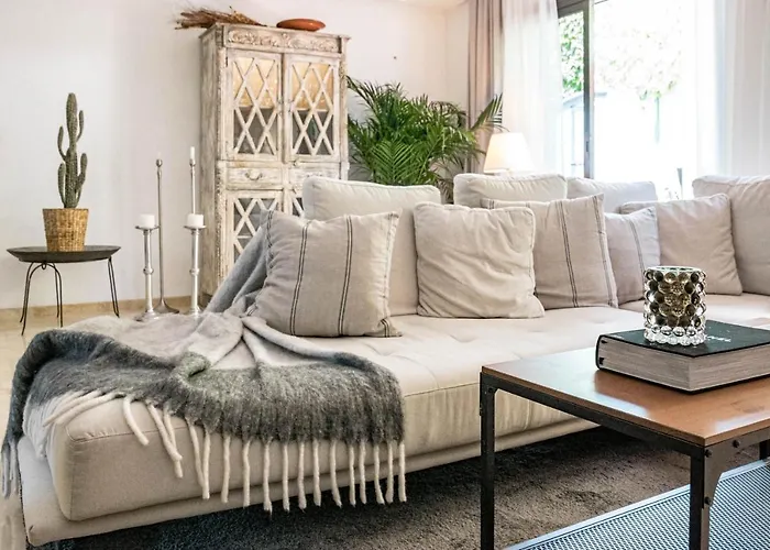 Feriehus Seaside 3 Bedroom Townhouse In San Pedro Close To The With Private Garden *
