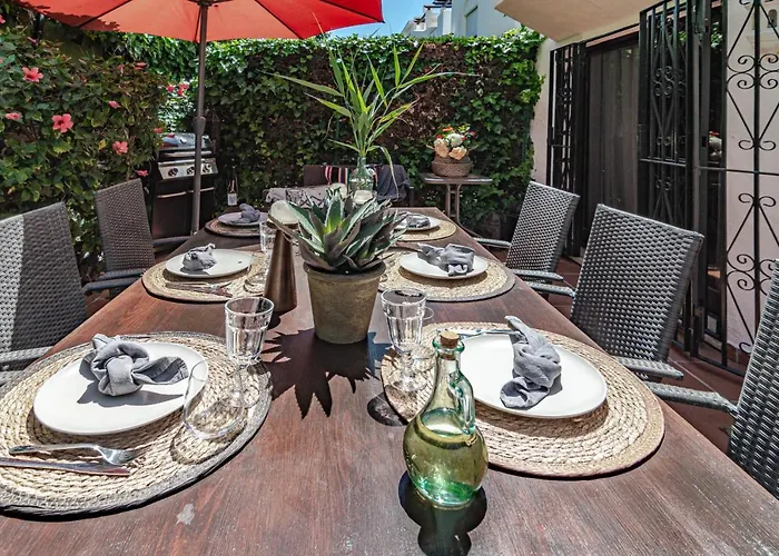 Seaside 3 Bedroom Townhouse In San Pedro Close To The With Private Garden Feriehus *