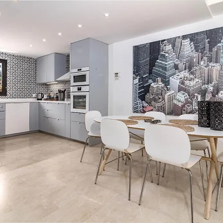 Seaside 3 Bedroom Townhouse In San Pedro Close To The With Private Garden 펜션 마르베야