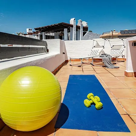 Seaside 3 Bedroom Townhouse In San Pedro Close To The With Private Garden * 마르베야