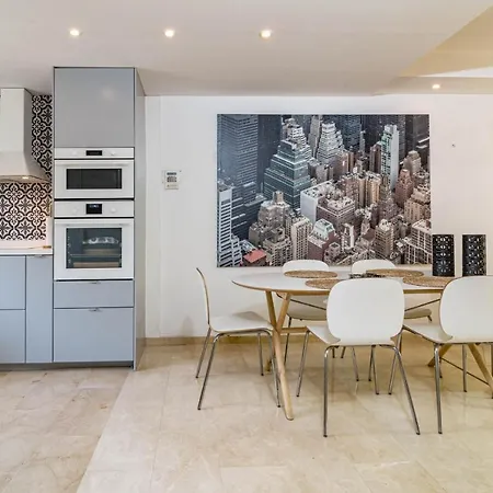 펜션 Seaside 3 Bedroom Townhouse In San Pedro Close To The With Private Garden *