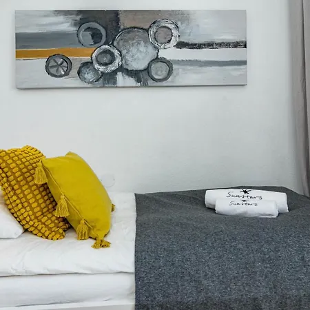 Seaside 3 Bedroom Townhouse In San Pedro Close To The With Private Garden 펜션 *