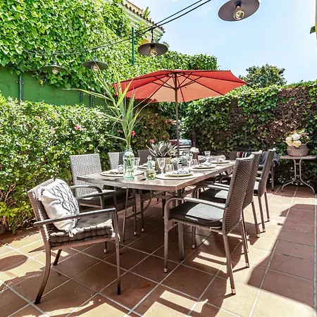 Seaside 3 Bedroom Townhouse In San Pedro Close To The With Private Garden 펜션