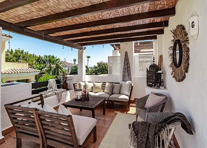 Nyaraló Seaside 3 Bedroom Townhouse In San Pedro Close To The With Private Garden *