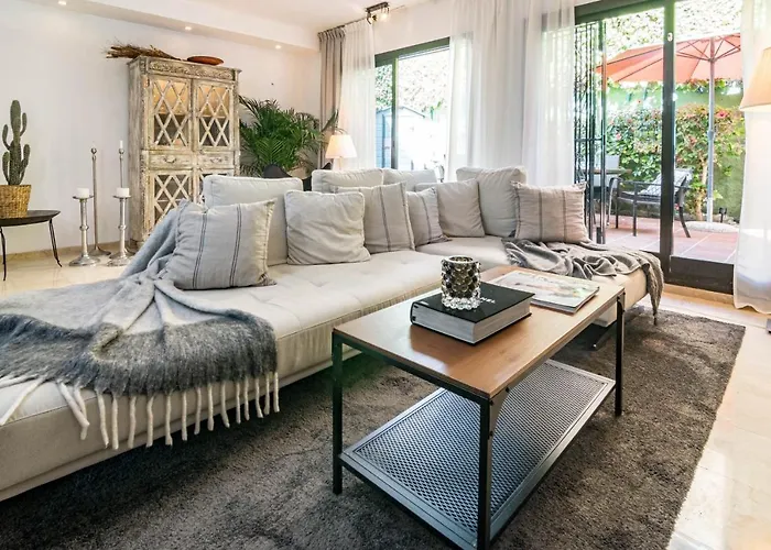 Nyaraló Seaside 3 Bedroom Townhouse In San Pedro Close To The With Private Garden *