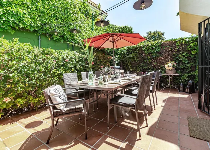 Seaside 3 Bedroom Townhouse In San Pedro Close To The With Private Garden Nyaraló