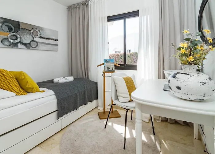 Nyaraló Seaside 3 Bedroom Townhouse In San Pedro Close To The With Private Garden Marbella