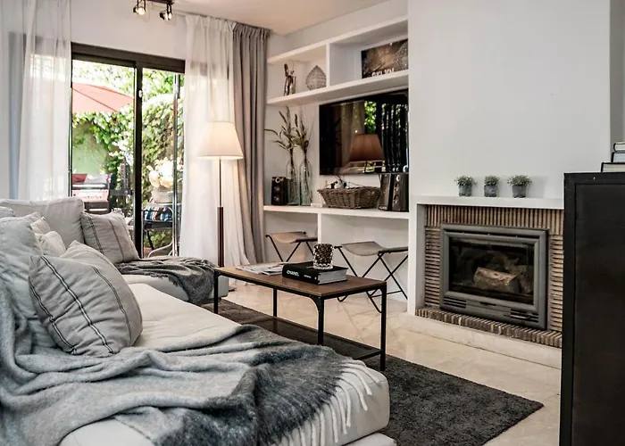 Seaside 3 Bedroom Townhouse In San Pedro Close To The With Private Garden