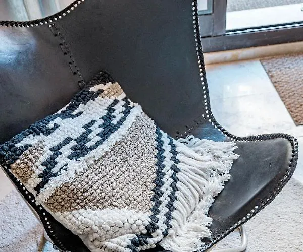 Seaside 3 Bedroom Townhouse In San Pedro Close To The With Private Garden *