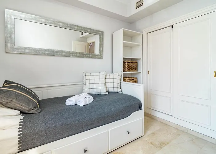 Casa de Férias Seaside 3 Bedroom Townhouse In San Pedro Close To The With Private Garden Marbella